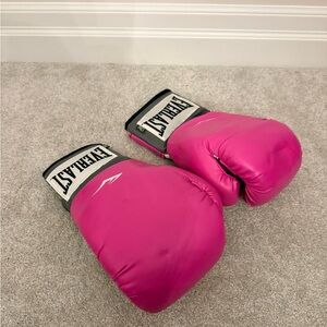 Everlast Fuchsia Training Gloves